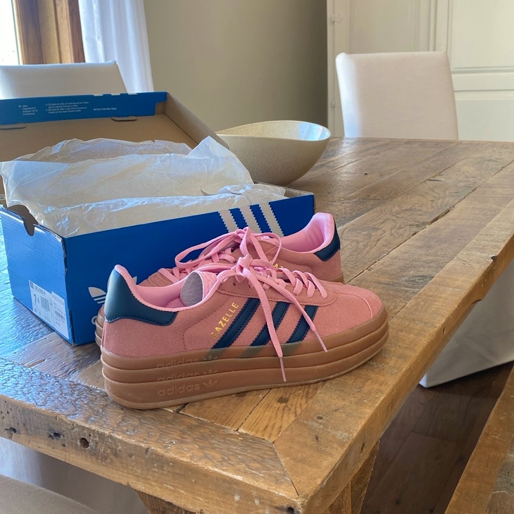 Brand new Adidas gazelle pink glow